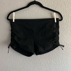 GapFit Women’s Black Active Shorts – Size S